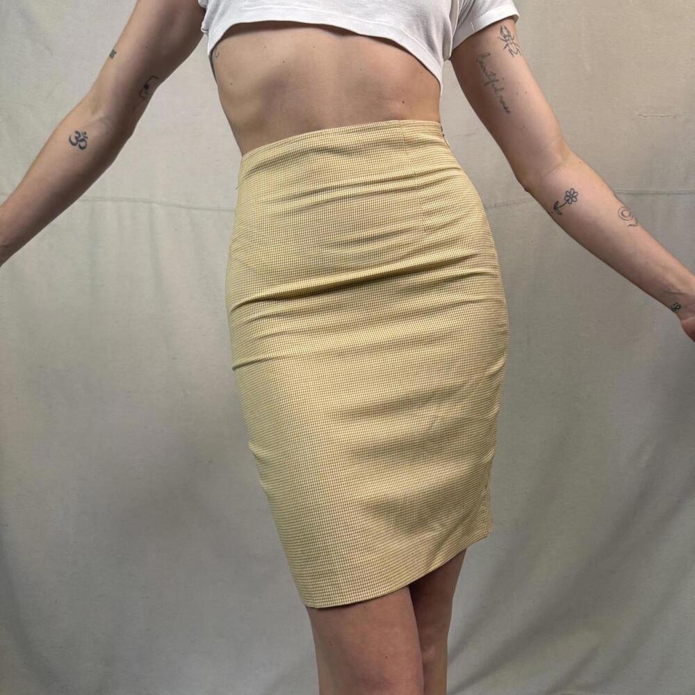 90s yellow gingham mini skirt 🍋